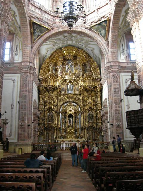 Gold leaf altar in the Church of San Cayetano (Templo de la Valenciana)