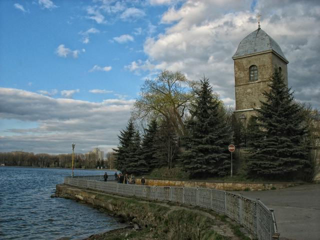 Exaltation of the Holy Cross Church, Ternopil Lake Promenade