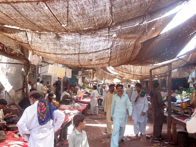 Congested and busy Shahi Bazaar of Thatta