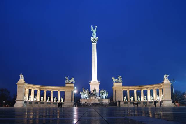 Heroes' Square