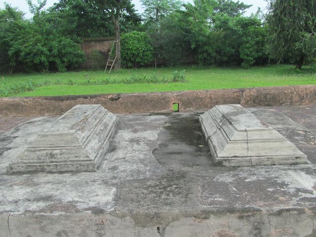 Tombs of Alivardy Kahan and Siraj-ud-daulah