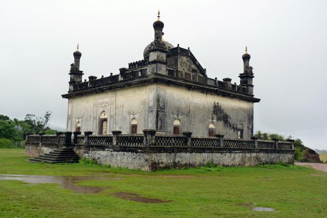 Gaddige Tomb, Madikeri