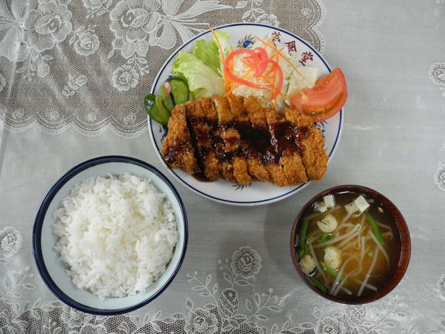 Tonkatsu lunch at Sakae Shokudo.