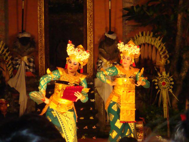 Legong dance performance