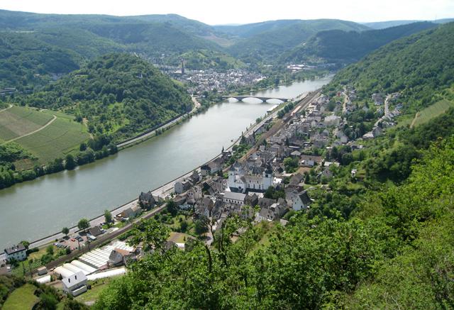 Panoramic view of Karden (foreground) and Treis (background)