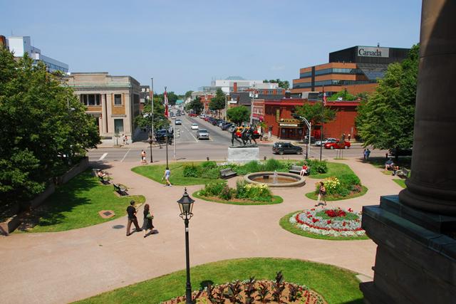 Looking north on University Avenue from Province House