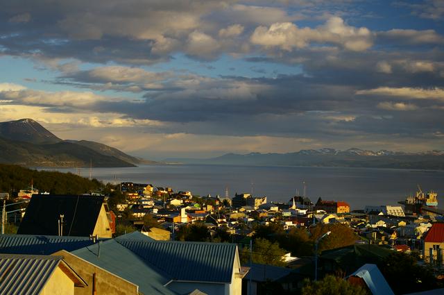 Ushuaia and the surrounding mountains