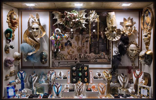 A Mask gift shop near Piazza San Marco