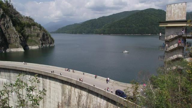 Vidraru Dam