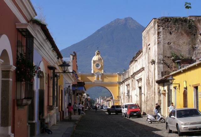 The quintessential Antigua: the Arco de Santa Catalina, with Volcán Agua in the background.