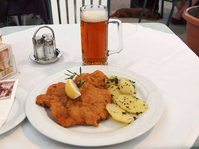 Wiener Schnitzel with potatoes