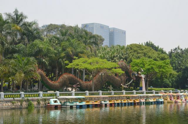 Dragon sculpture, Zhongshan Park