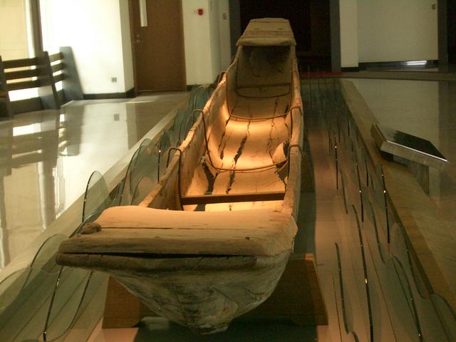 A Tang Dynasty dragon boat on display in Yangzhou Museum