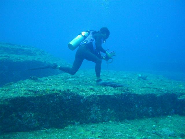 Exploring the underwater ruins