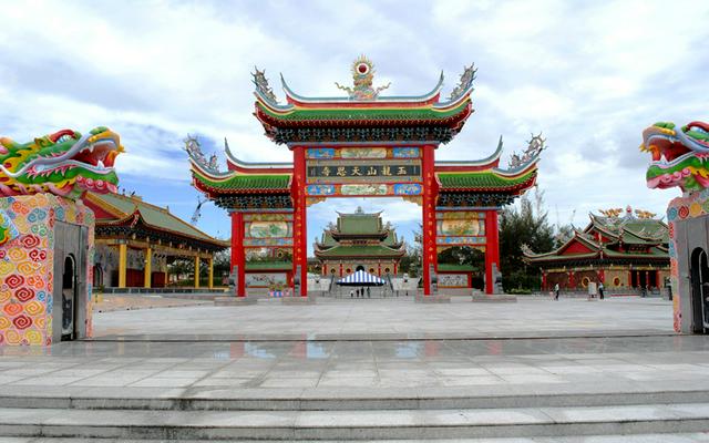 Yulong Temple