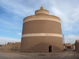 Dovecote: a house of 7,000 pigeons, having an area of 250 m² and being 13 m high. This structure date backs to 300 years ago, the Safavid era