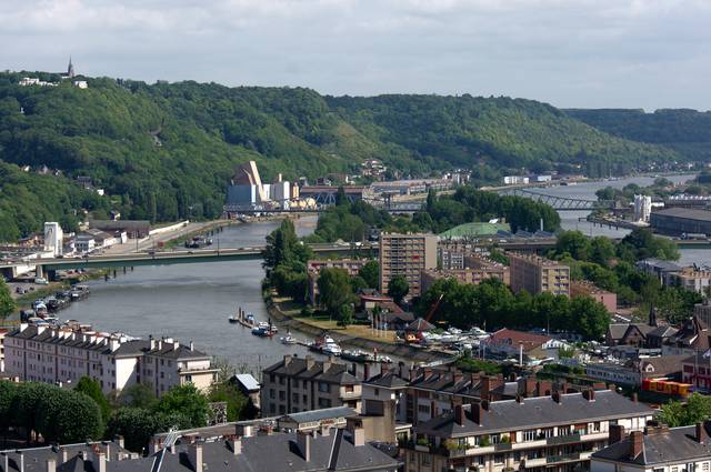 A view of Île Lacroix from the Cathedral.