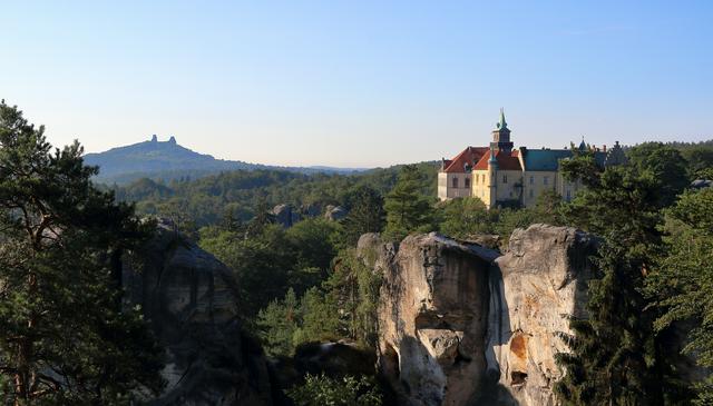 Hrubá Skála Chateau and Trosky (left))