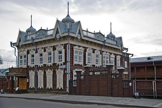  Shastyna House, a typical wooden building