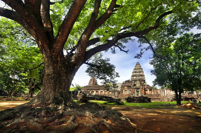 Prasat Hin Phi Mai, central sanctuary