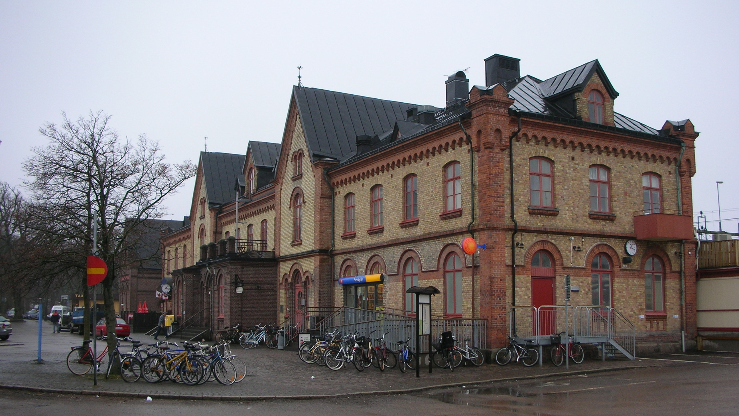 station interior photo