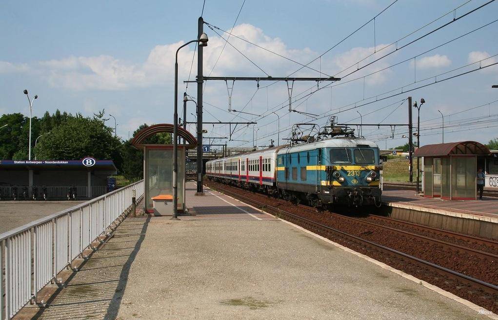 station interior photo