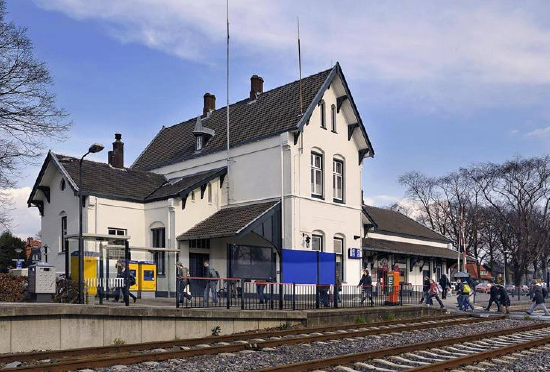 station interior photo