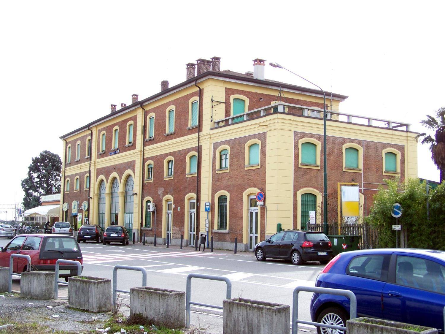 station interior photo