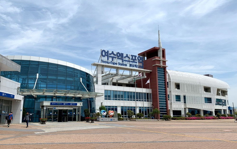 station interior photo