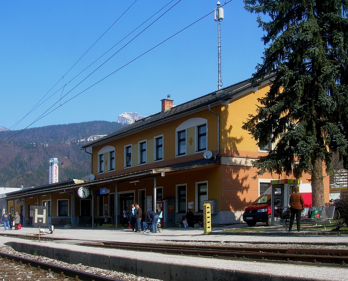 station interior photo