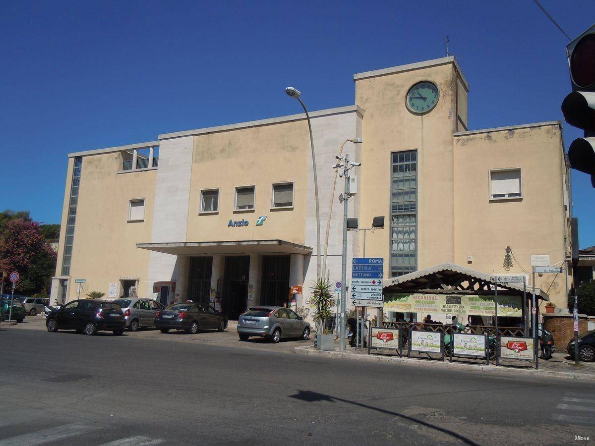 station interior photo