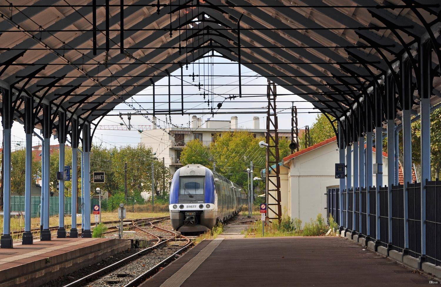 station interior photo