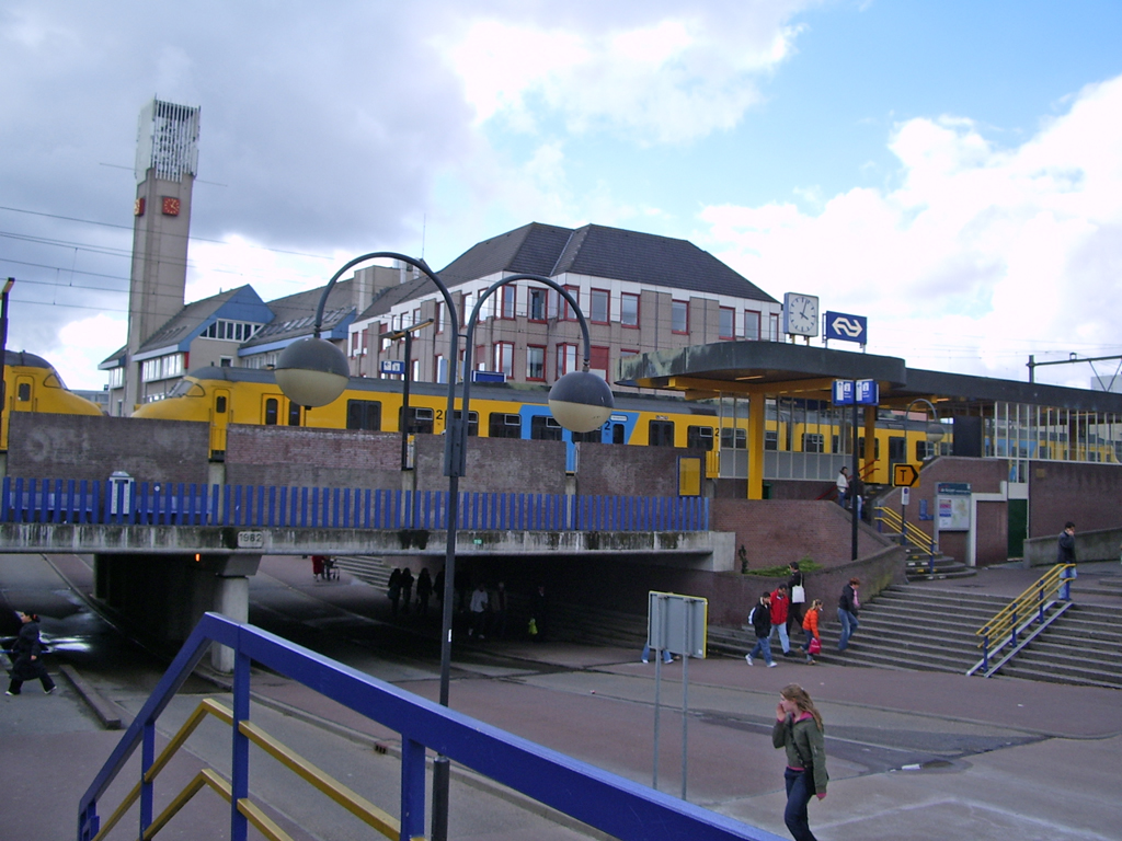 station interior photo
