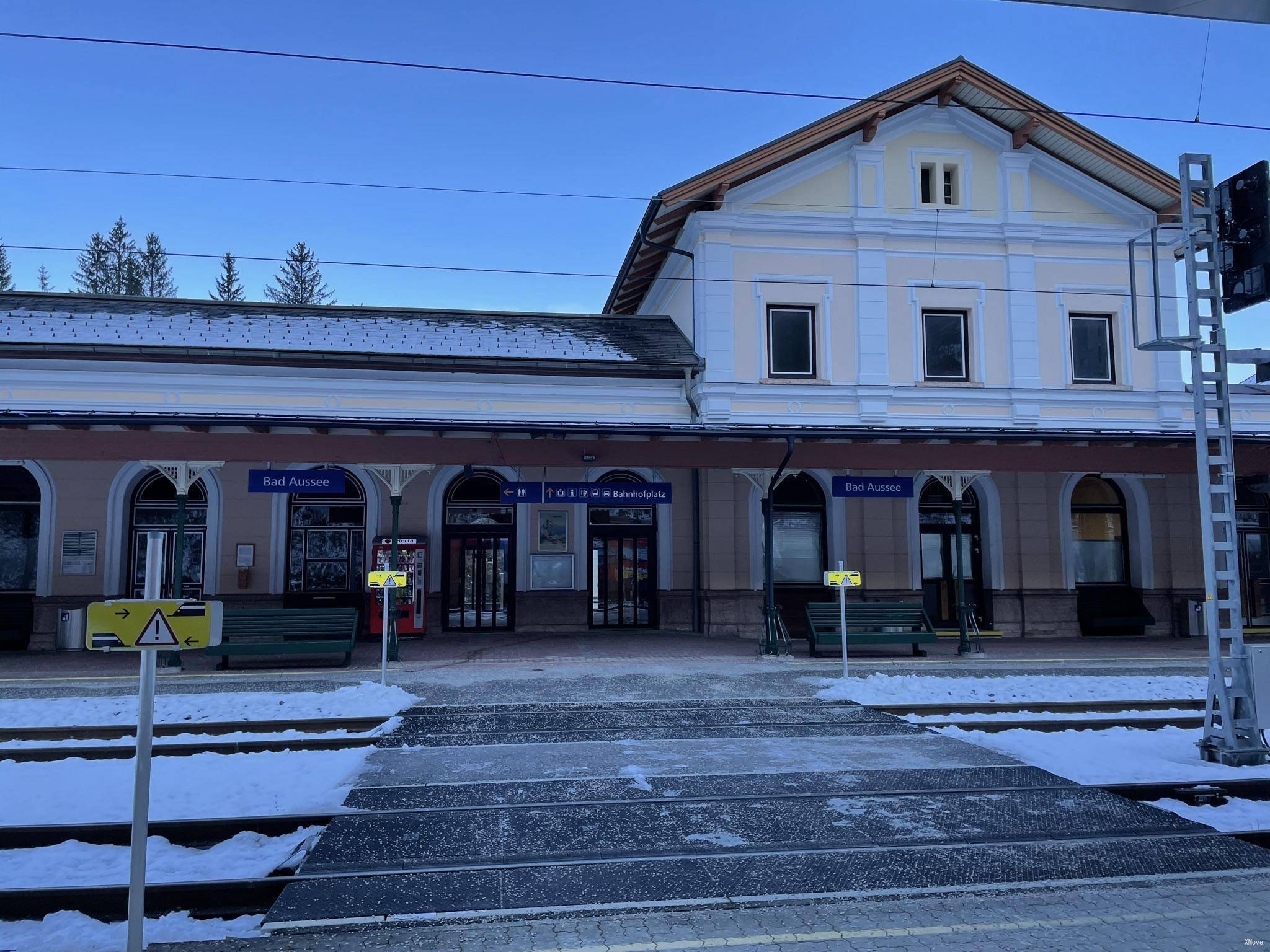 station interior photo