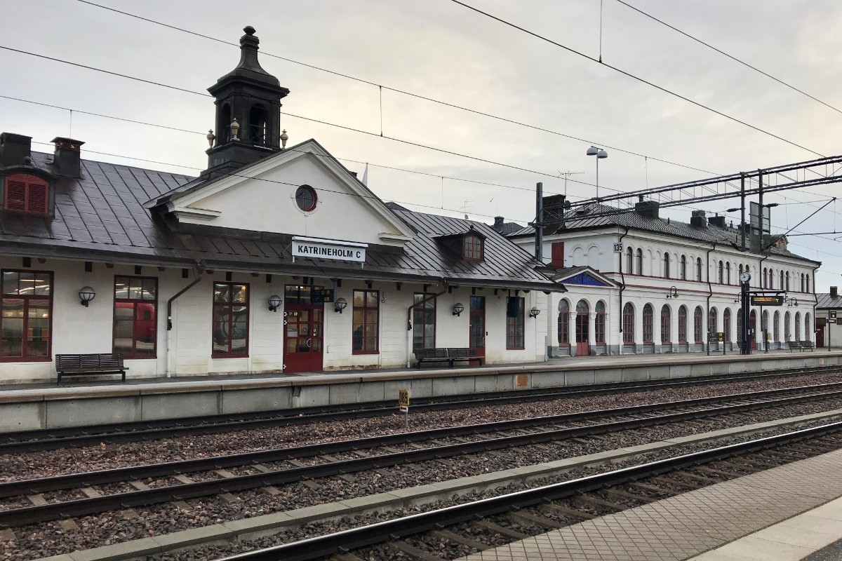 station interior photo