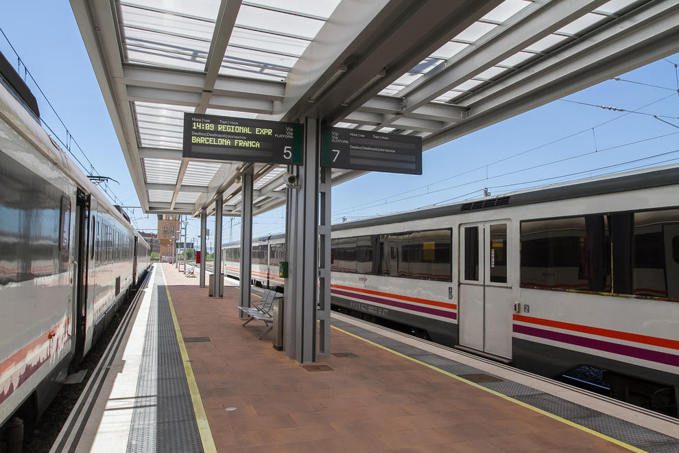 station interior photo