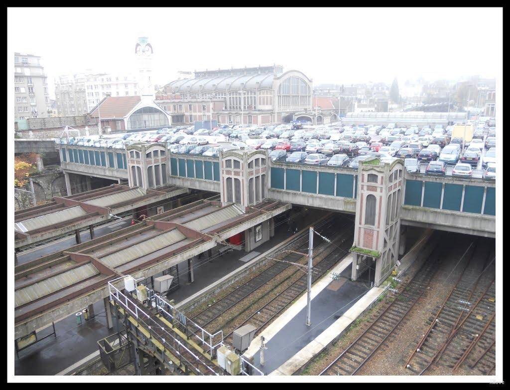 station interior photo