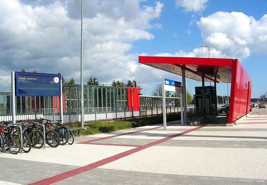 station interior photo