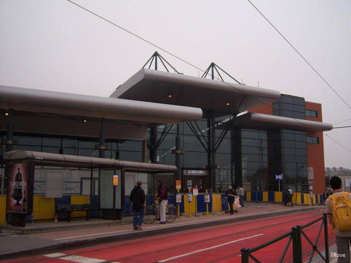 station interior photo