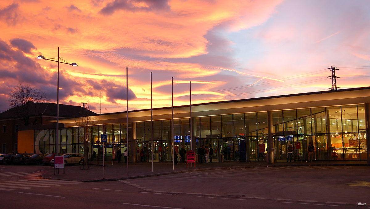 station interior photo