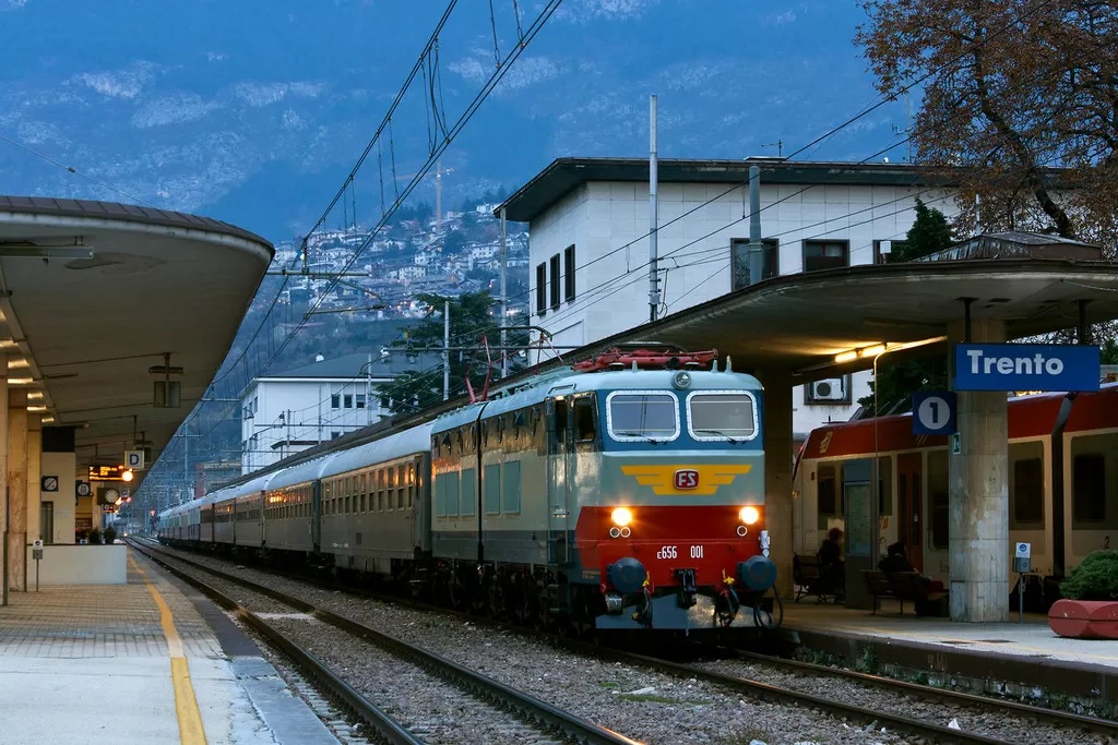 station interior photo