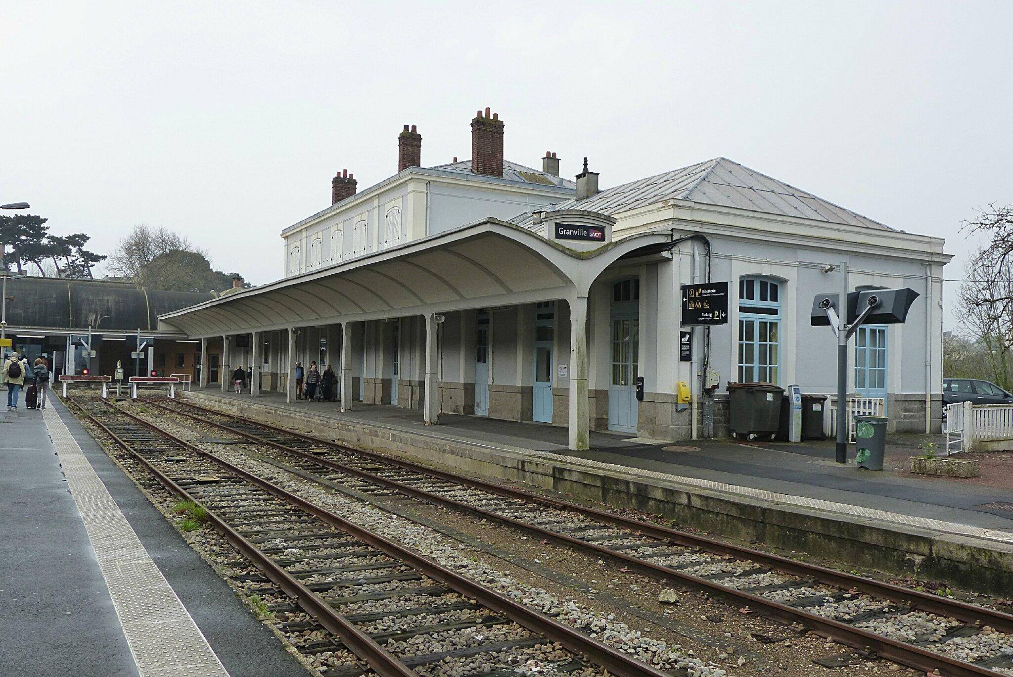station interior photo