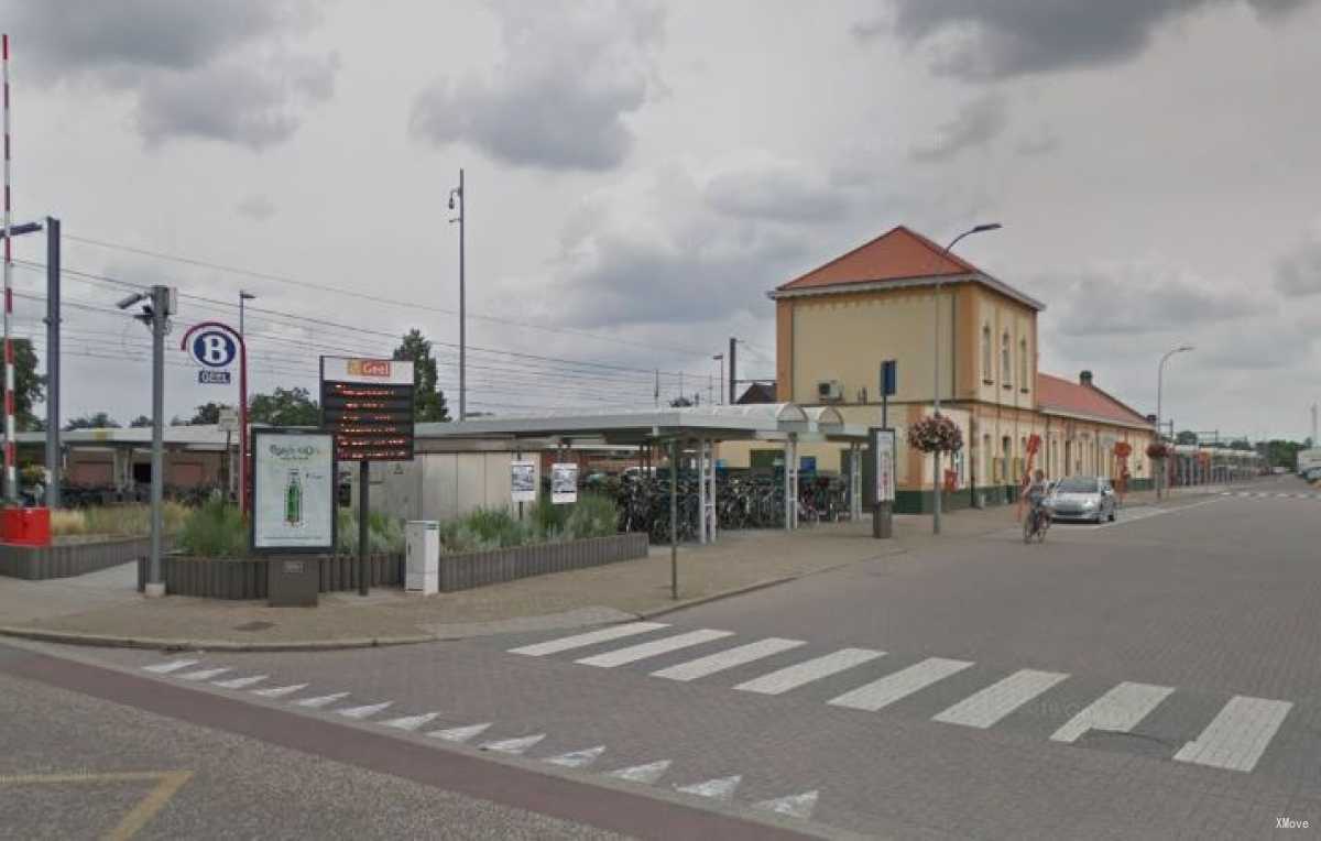 station interior photo