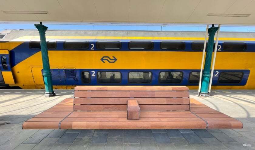 station interior photo