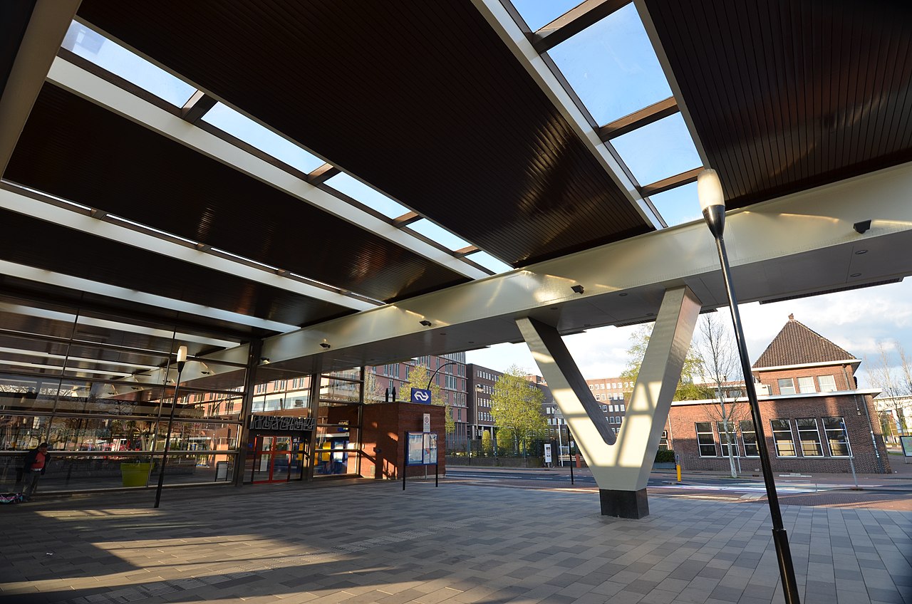 station interior photo