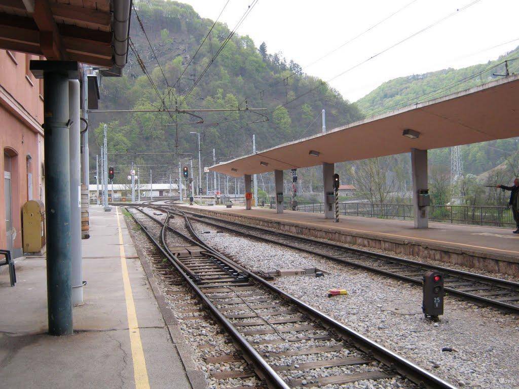 station interior photo