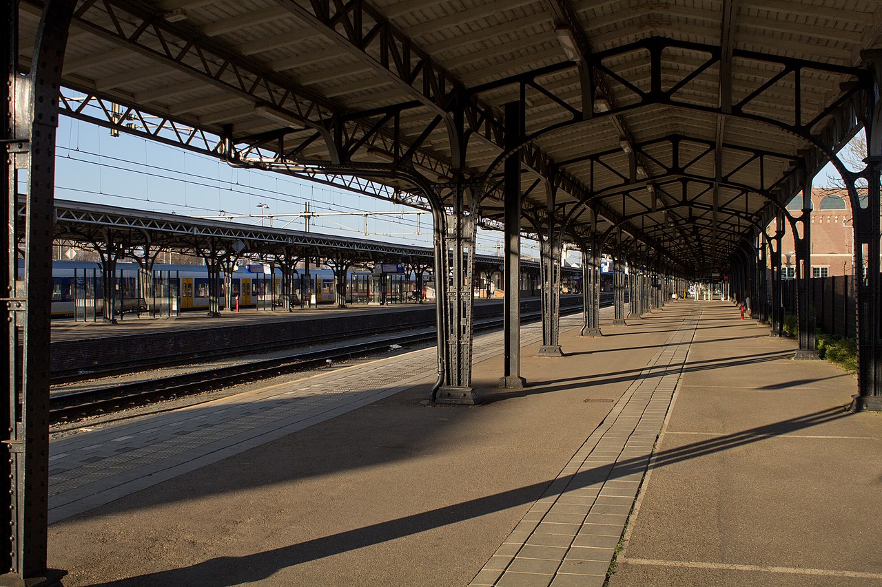 station interior photo