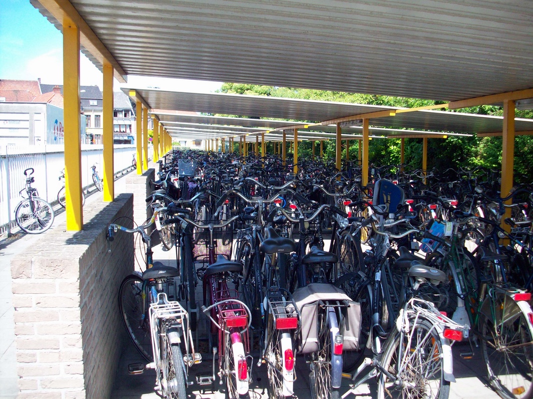 station interior photo