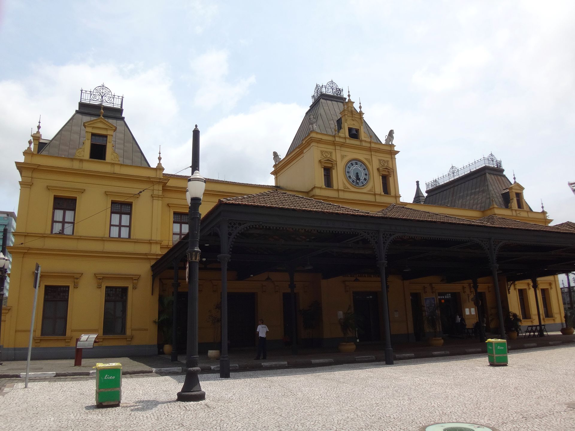 station interior photo