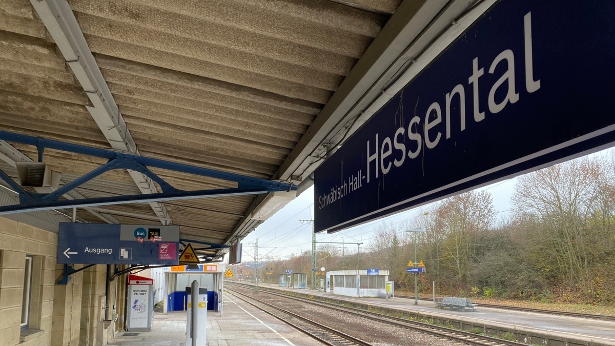 station interior photo